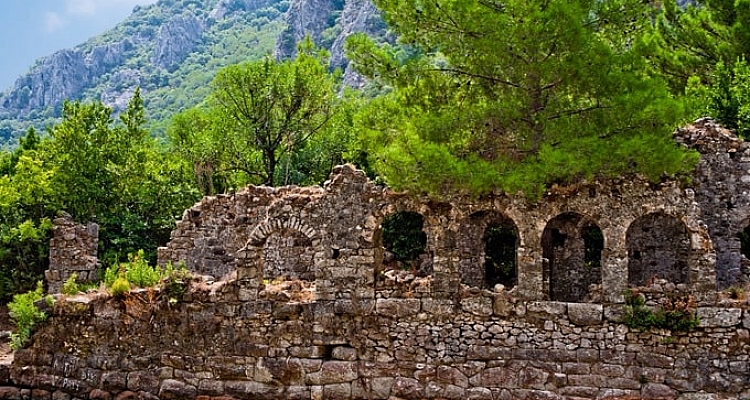 Olympos Antik Kentte Kazılar Tüm Hızıyla Sürüyor